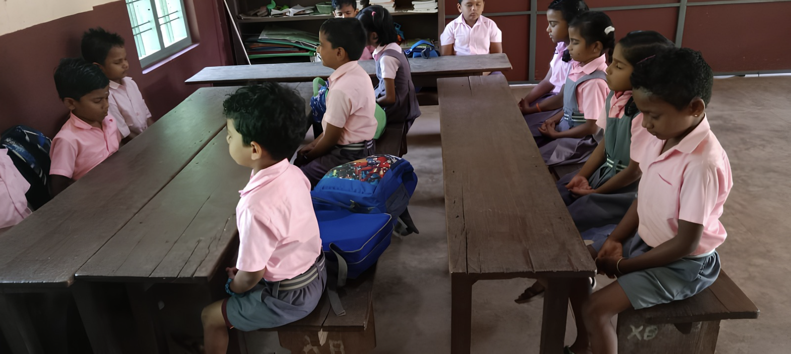 Children meditating at Drida Kutties